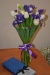 Букет синие ирисы и тюльпаны
